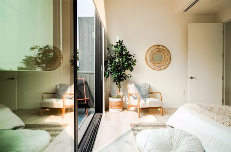 Sunrooms as Biodiversity Boosters