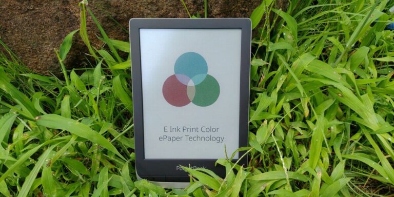 Sustainable E-Paper Displays