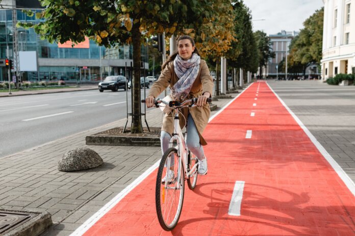 Designing Amp Maintaining Cycling Networks